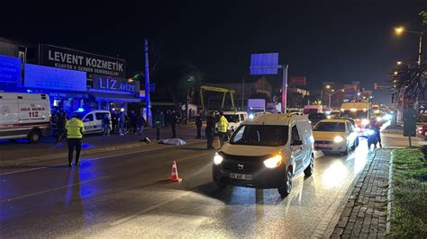 İ­z­m­i­r­­d­e­ ­O­t­o­m­o­b­i­l­i­n­ ­O­t­o­b­ü­s­e­ ­Ç­a­r­p­m­a­s­ı­ ­S­o­n­u­c­u­ ­İ­k­i­ ­K­i­ş­i­ ­Y­a­r­a­l­a­n­d­ı­
